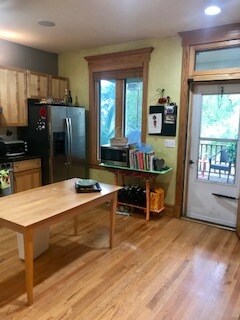 Cocina - 1843 W Waveland Ave