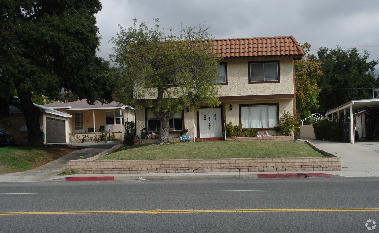 Building Photo - 3253 Honolulu Ave