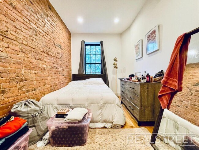 Foto del edificio - Spacious Modern 1 Bedroom