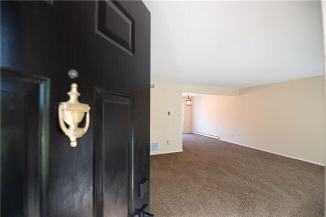 Building Photo - 719 Ferndale Ct
