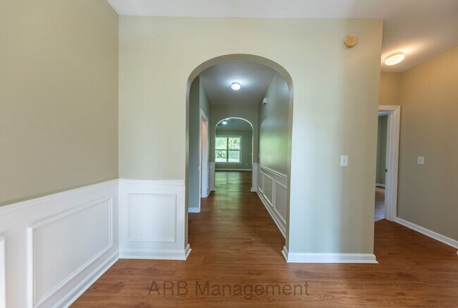 Foto del edificio - Charming 3-Bedroom Ranch in The Glen at St...