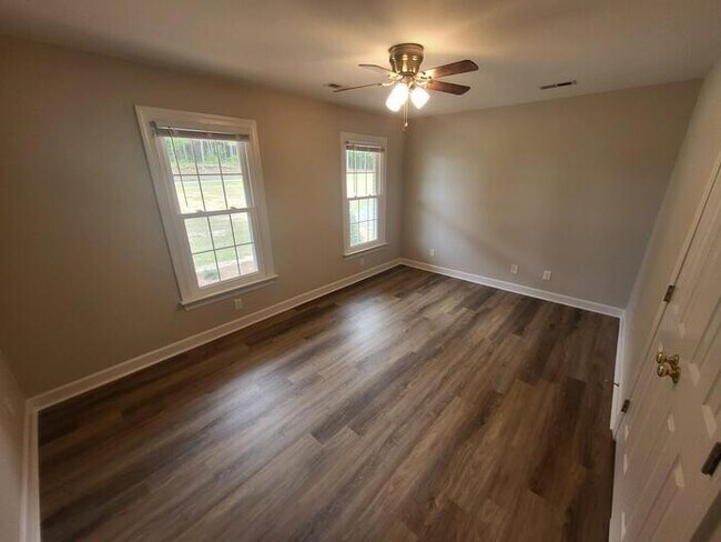 Building Photo - 645 Gardner Rd