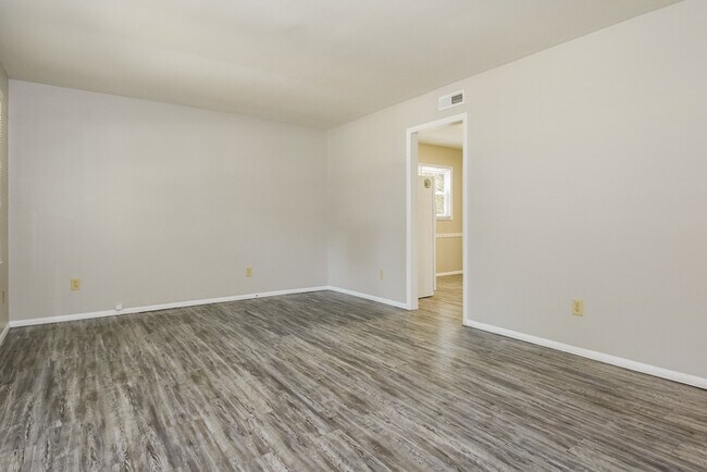 Foto del edificio - 1712 Gavin Dr