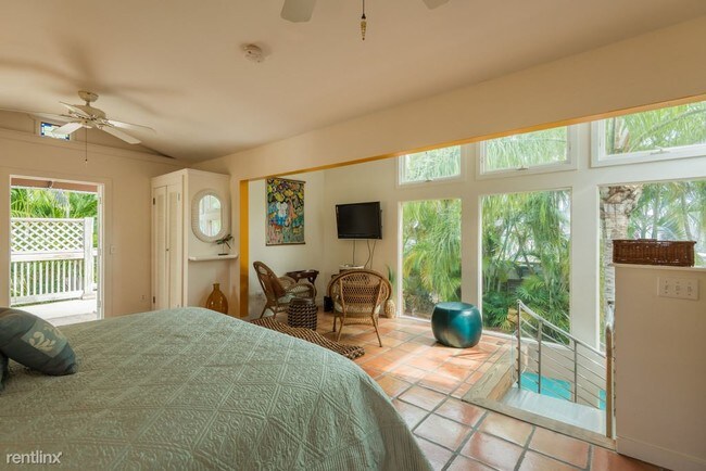 Building Photo - 1 br, 2 bath House - Tropical Casita