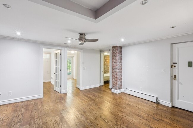 Building Photo - 138 E 16th St
