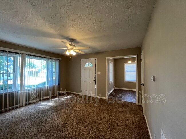 Building Photo - 5360 Bertha St