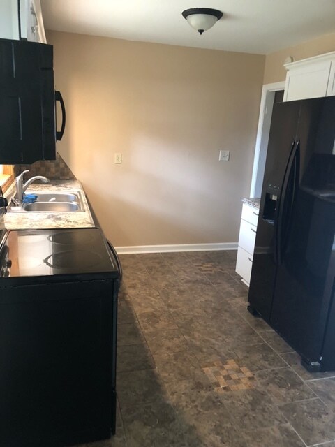 Building Photo - 1507 N Battin St