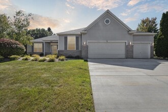 Building Photo - 3403 Green Pastures Ln