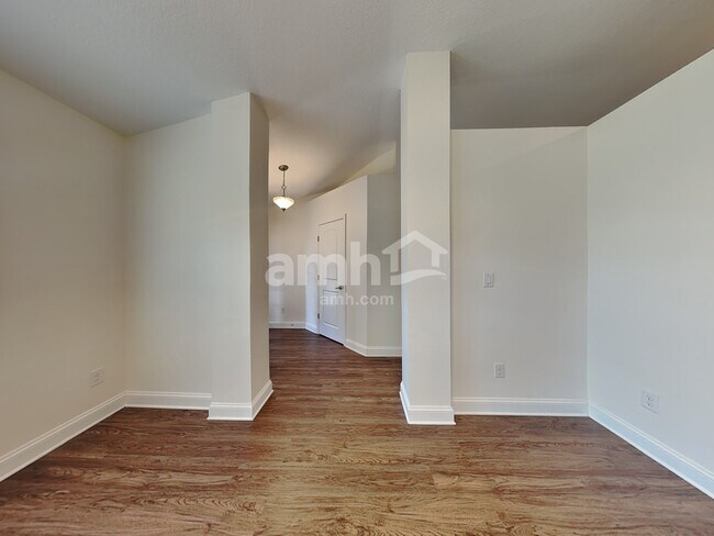 Foto del edificio - 77231 Lumber Creek Blvd