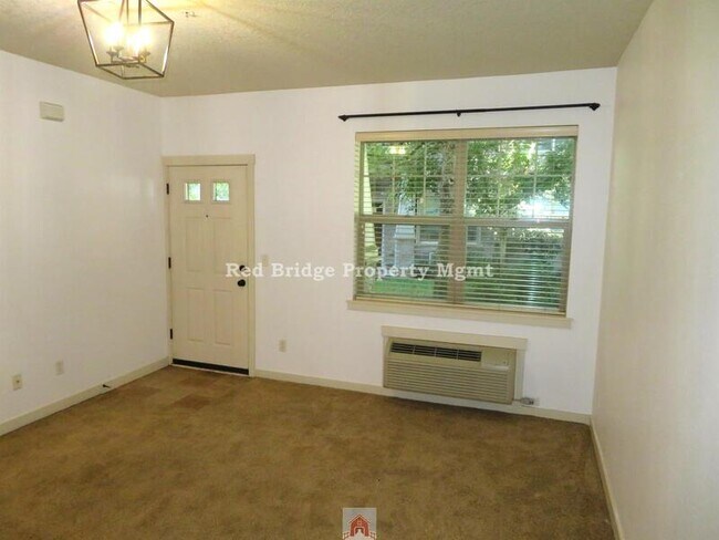 Foto del edificio - 740 NE Adwick Dr