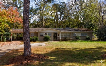 Building Photo - 2633 Ashlawn Dr