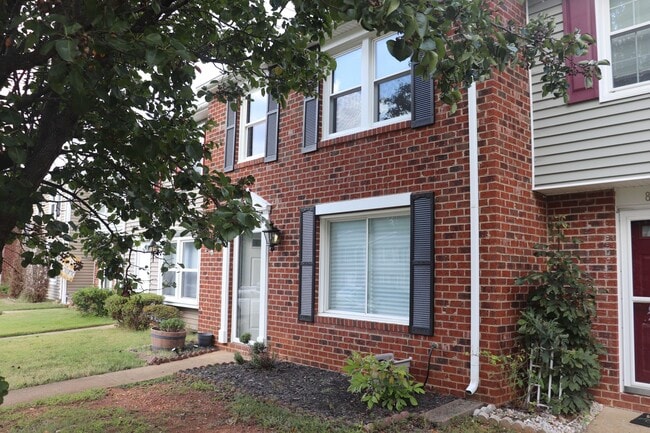 Building Photo - For Rent – Renovated 3BR Home in Providenc...