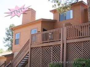 Building Photo - 212 Creekside Cir