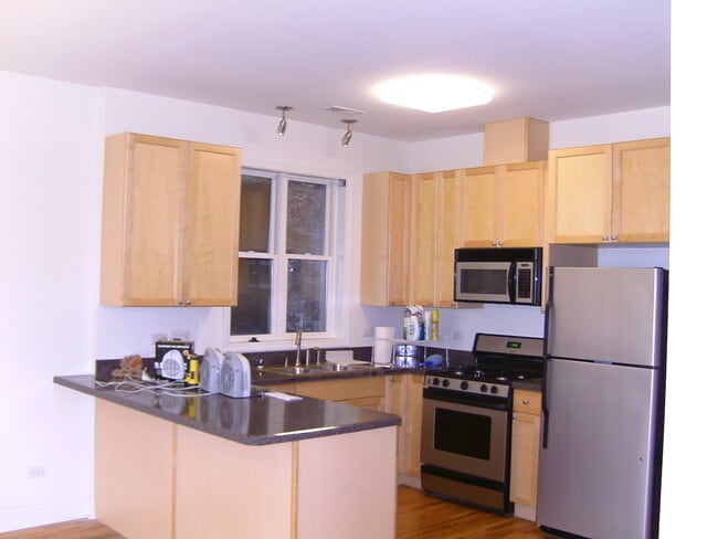 Building Photo - 1137 W Taylor St