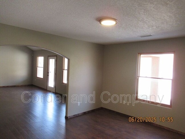 Building Photo - 819 Tumulus Dr NW