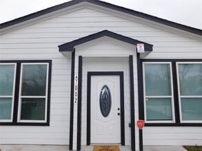 Building Photo - 7002 S Hall St