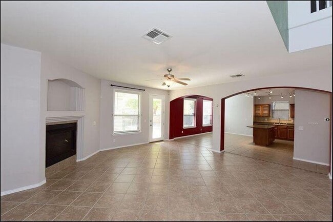 Building Photo - 14044 Highweed Dr