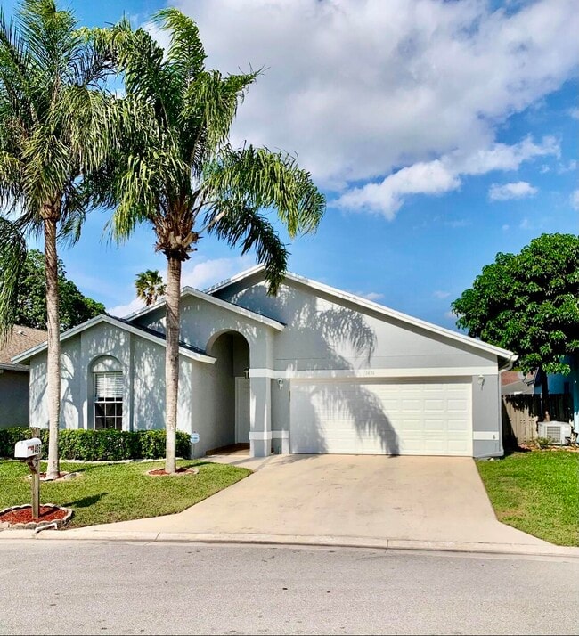 Building Photo - 1436 Waterway Cove Dr