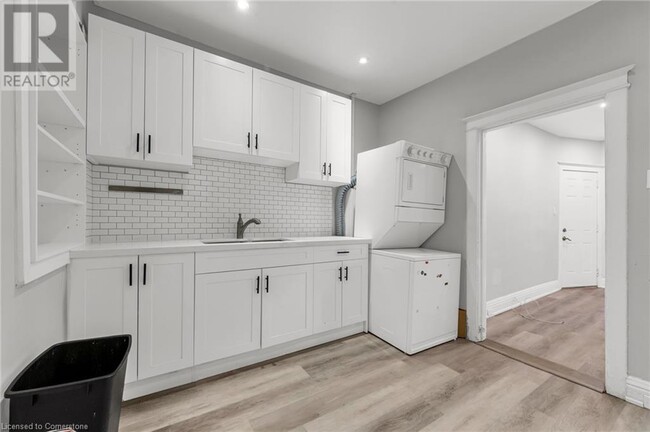 Photo du bâtiment - 199 Balmoral Ave N