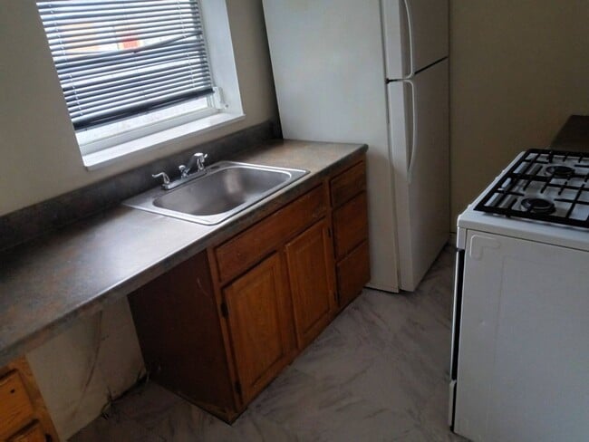 Building Photo - Prime East Kennsington