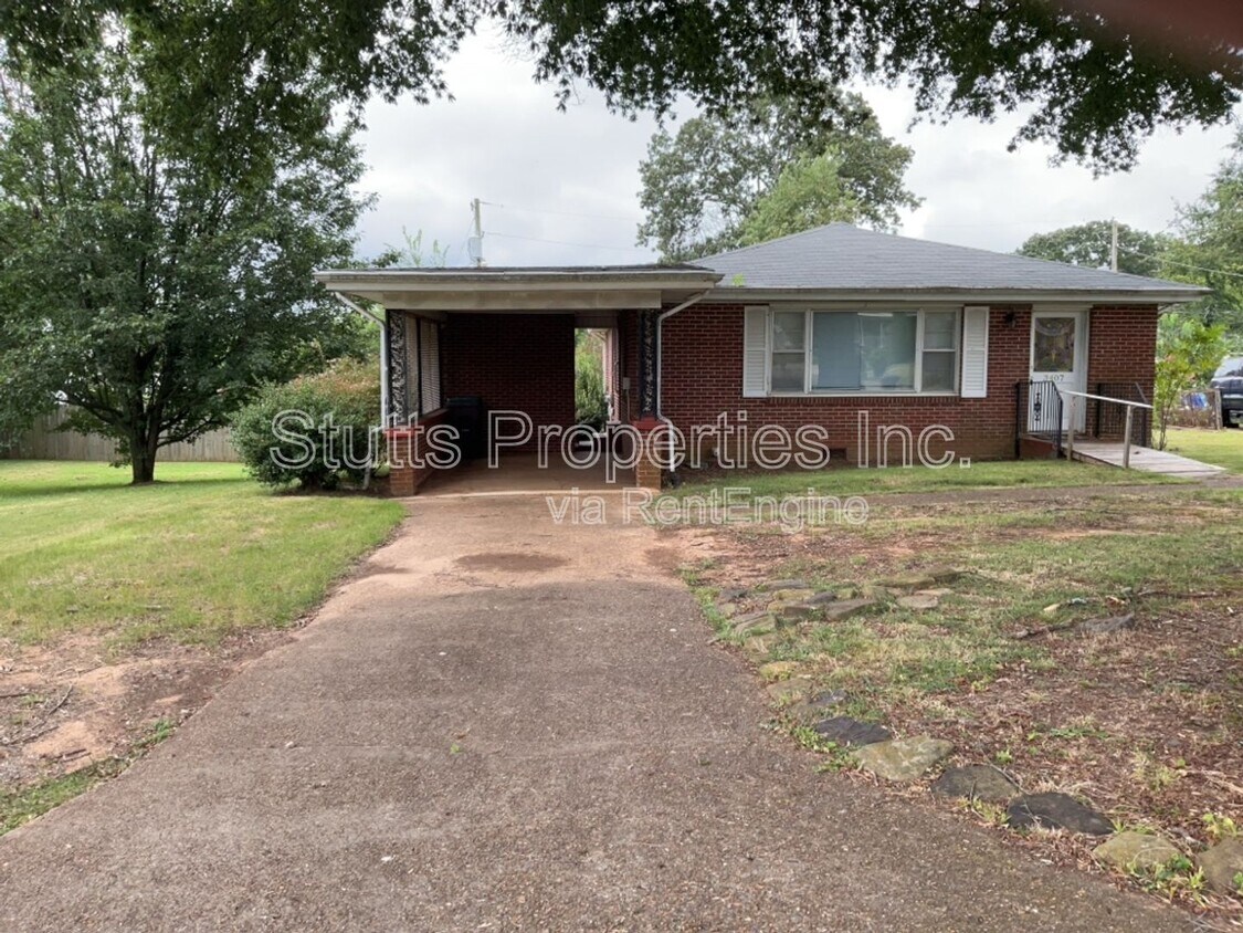 Foto principal - 3407 Pine Cir