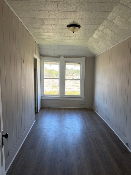 Building Photo - 931 9th Ave