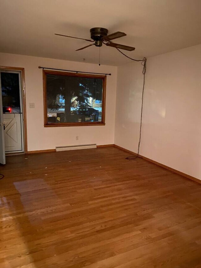 Foto del edificio - 1411 Silvercrest Dr