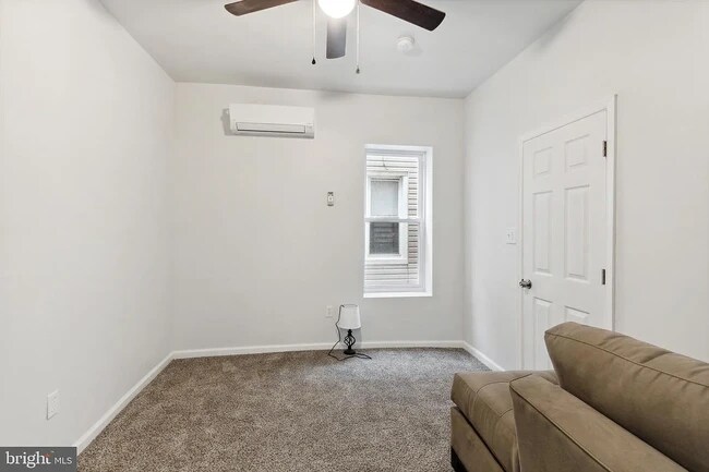 Foto del edificio - 830 W 3rd St