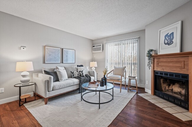 Building Photo - Lexington Hills Apartments