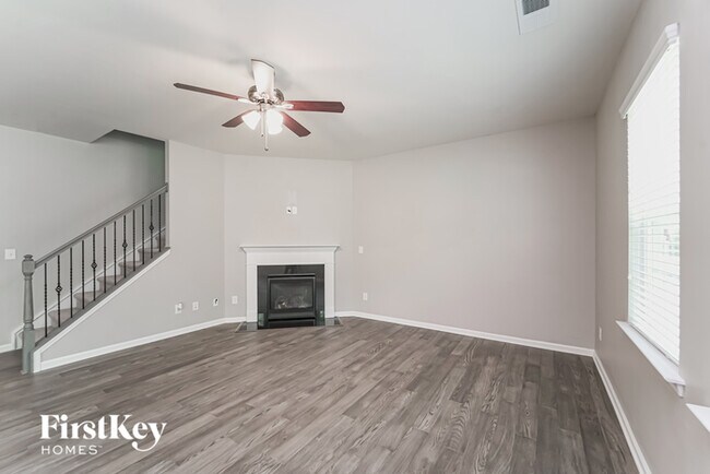 Building Photo - 196 Paradise Hills Cir