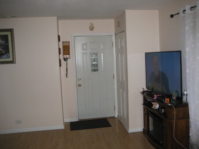 Foto del edificio - 602 E Old Willow Rd