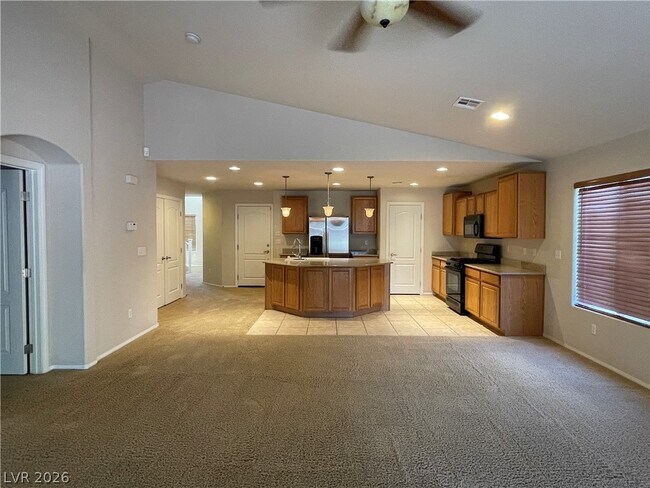 Foto del edificio - 417 Colorful Rain Ave