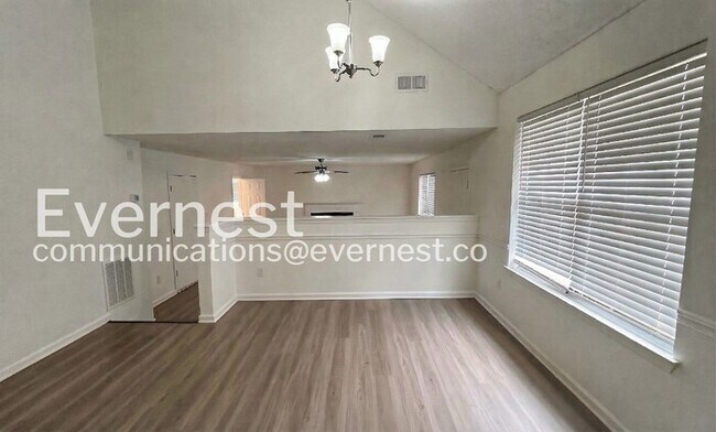 Foto del edificio - 3733 Waldrop Hills Dr