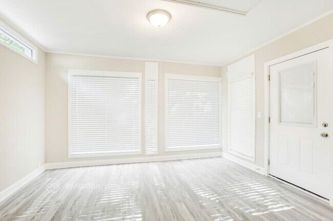 Building Photo - 4348 Carrollwood Dr