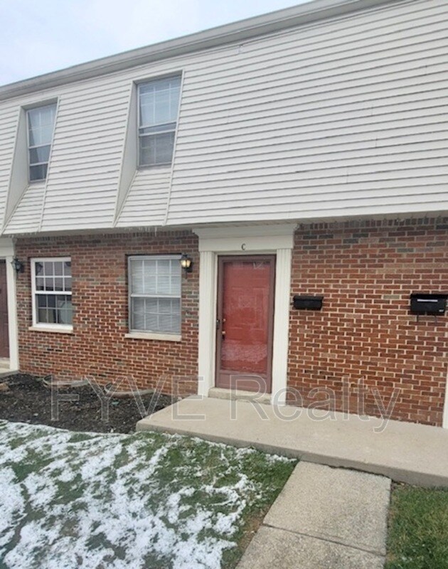 Building Photo - 5745 Pine Tree St S