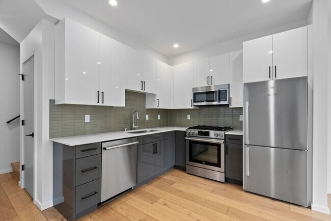 Foto del edificio - West Seattle Townhome with Air Conditionin...
