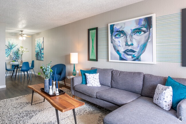 1 habitación, 1 baño, 627 pies cuadrados - Starburst