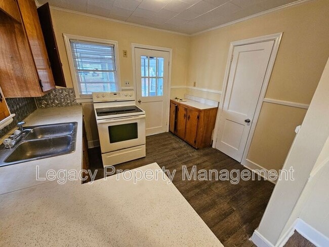 Foto del edificio - 102 Allen Ruffin Ave