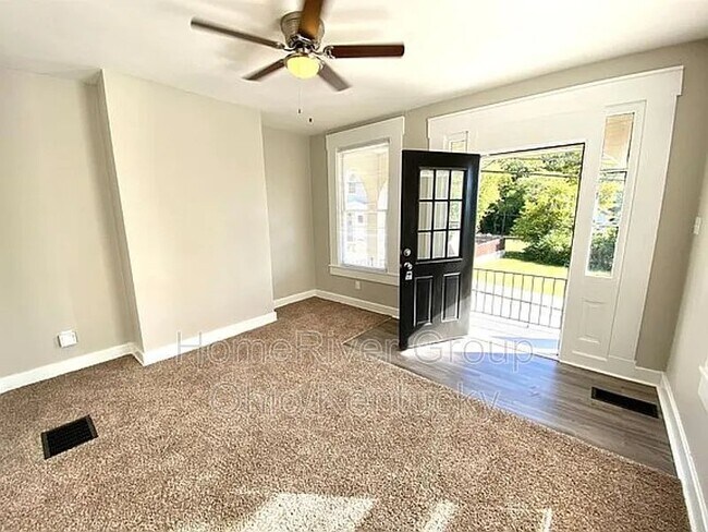 Foto del edificio - 4319 Hays Ave