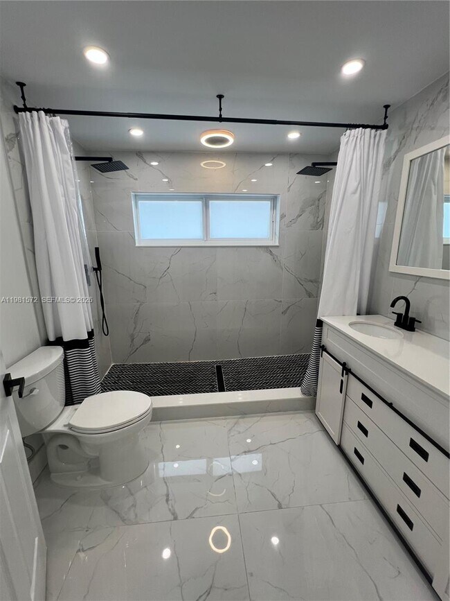 Foto del edificio - 140 Pocatella St