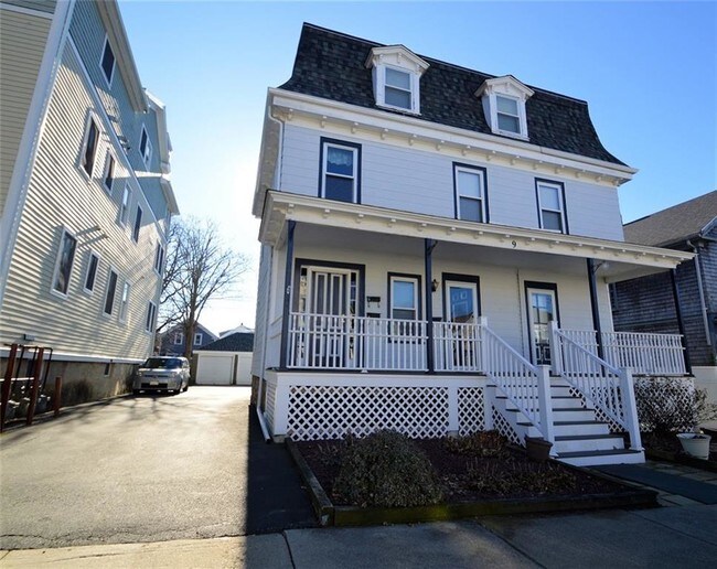 9 Narragansett Ave
