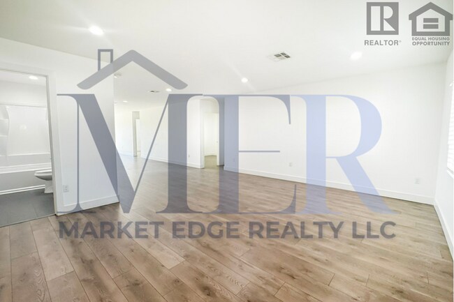 Foto del edificio - 5Bed/3Bath Home University/McClintock! $39...