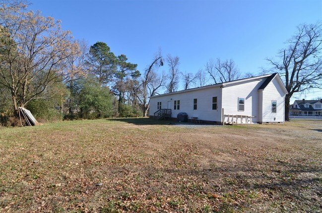 Building Photo - 6700 Carpenter Fire Station Rd