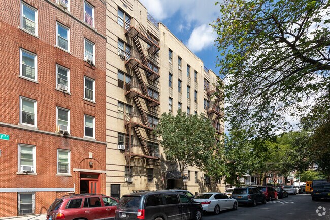 Building Photo - 3245 Perry Ave
