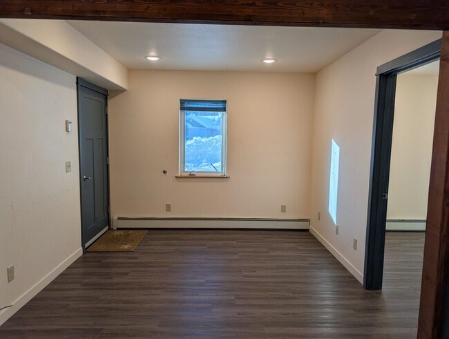 Building Photo - 1960 Rogge Ave