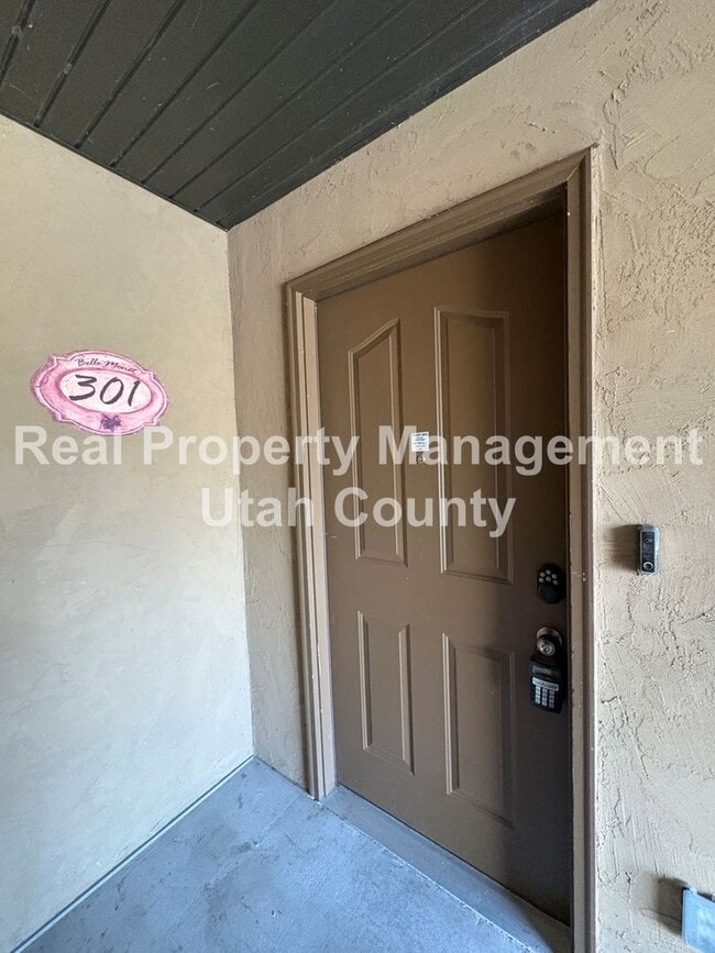 Building Photo - Beautiful Condo in Pleasant Grove