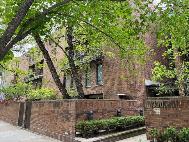 Foto del edificio - 1330 N La Salle Dr