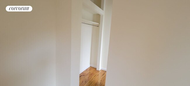 Foto del edificio - 172 W 77th St