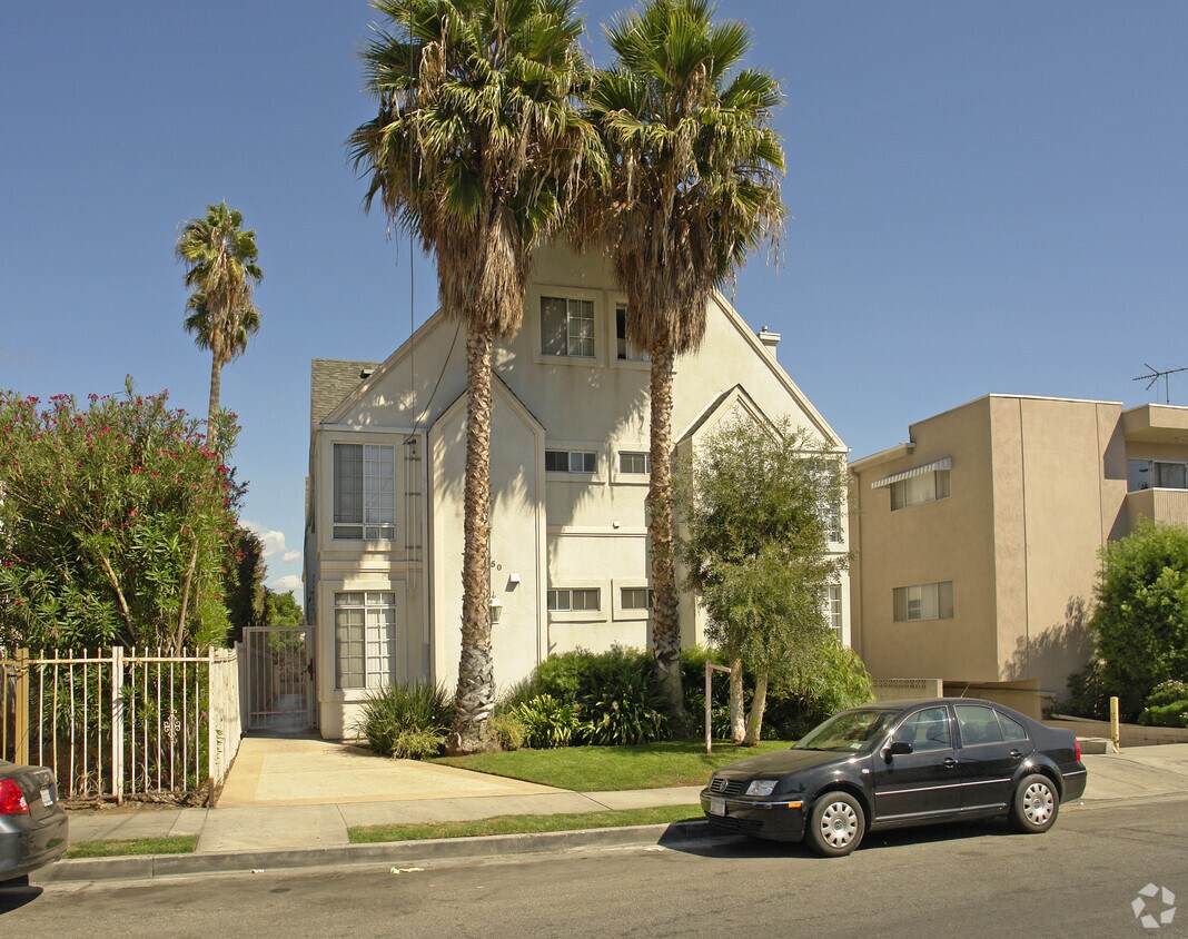 Building Photo - 1450 N Vista St