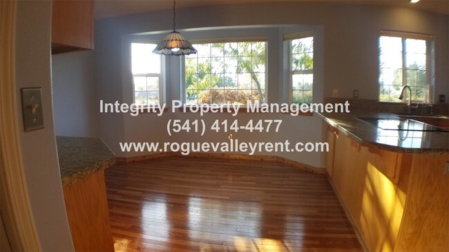 Building Photo - 627 SW Wagner Meadows Dr